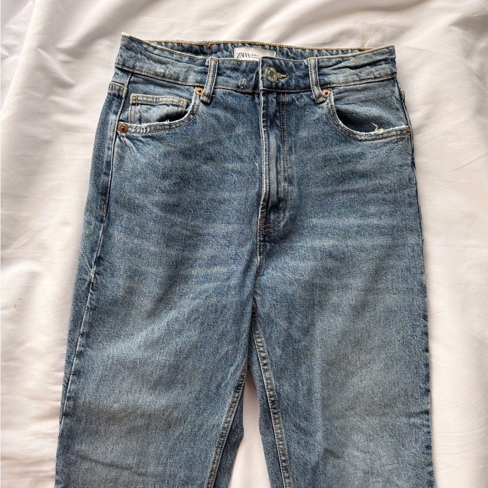 Zara Classic Blue Denim Jeans - Picture 2 of 5